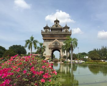 ラオス３都市周遊フリーツアー　ベトナム航空で行く  ヴィエンチャン・パークセー・ルアンパバーン８日間